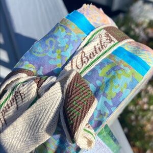 FABRIC ISLAND BATIK Strip-tease Bun FABRIC 40 pcs Honeysuckle NWT